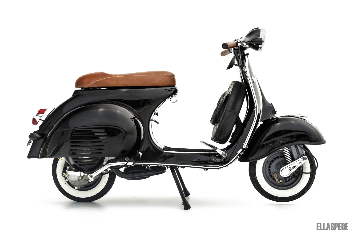 EB099 – 1963 Piaggio Vespa VBB main image